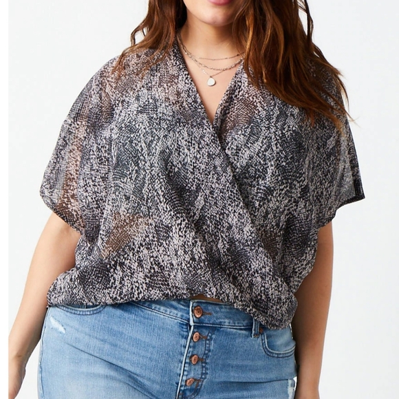 NWT Maurices Snakeskin Wrap Blouse - Picture 5 of 5